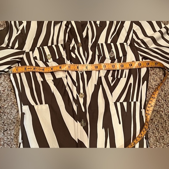 Antonio Melani Women’s Animal Print Dress, Gold Accents, Cuffed S/S, Size 2 - Picture 5 of 6